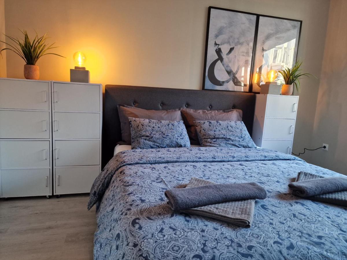 Marsselis Luxe Port Apartment Varna Buitenkant foto
