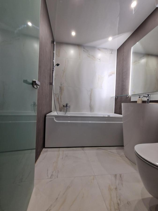 Marsselis Luxe Port Apartment Varna Buitenkant foto