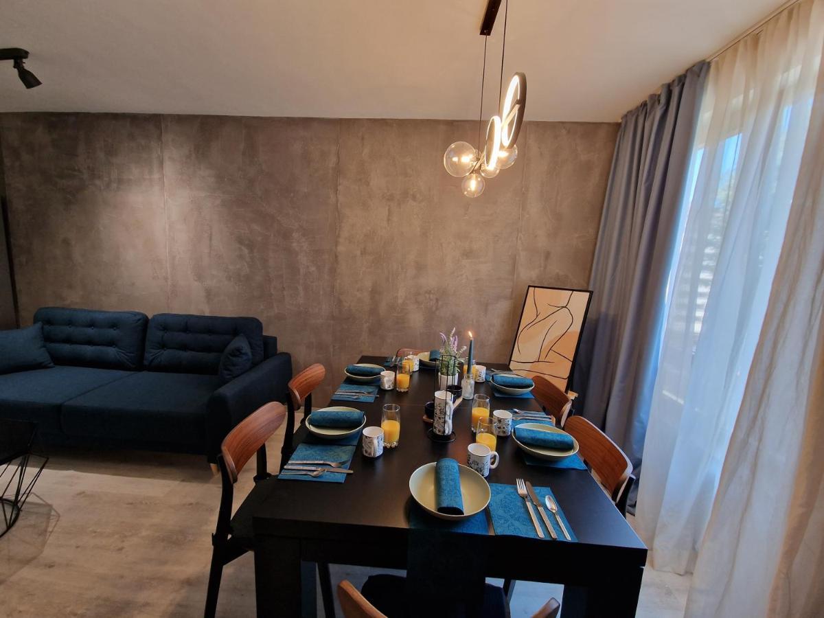 Marsselis Luxe Port Apartment Varna Buitenkant foto