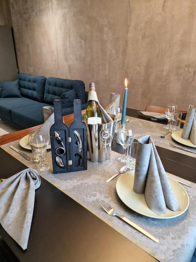 Marsselis Luxe Port Apartment Varna Buitenkant foto