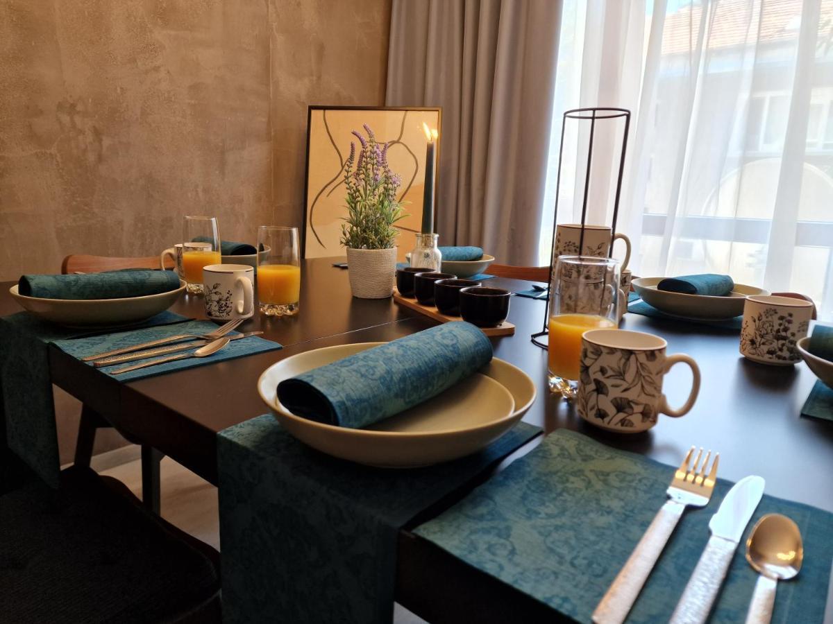 Marsselis Luxe Port Apartment Varna Buitenkant foto