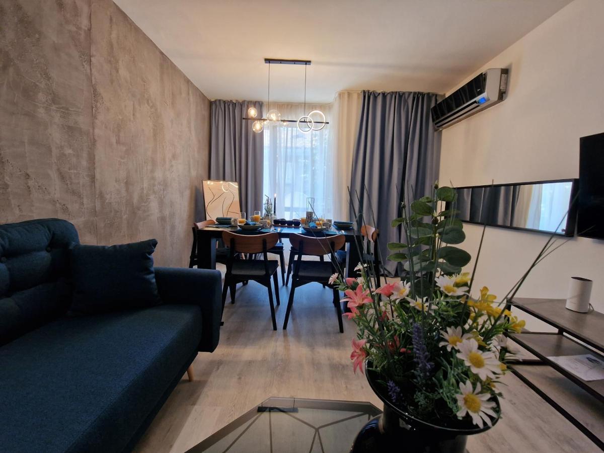 Marsselis Luxe Port Apartment Varna Buitenkant foto